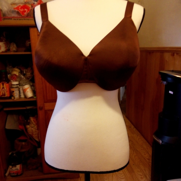 Vanity Fair 40DD - Picture 1 of 3